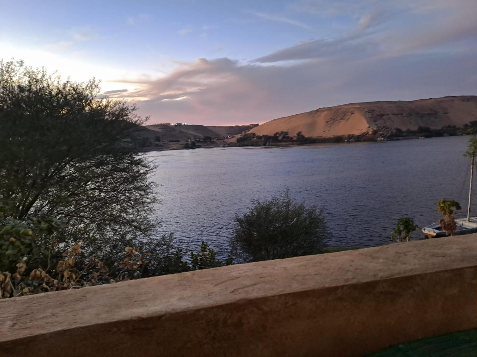 Queen House Aswan Exterior foto