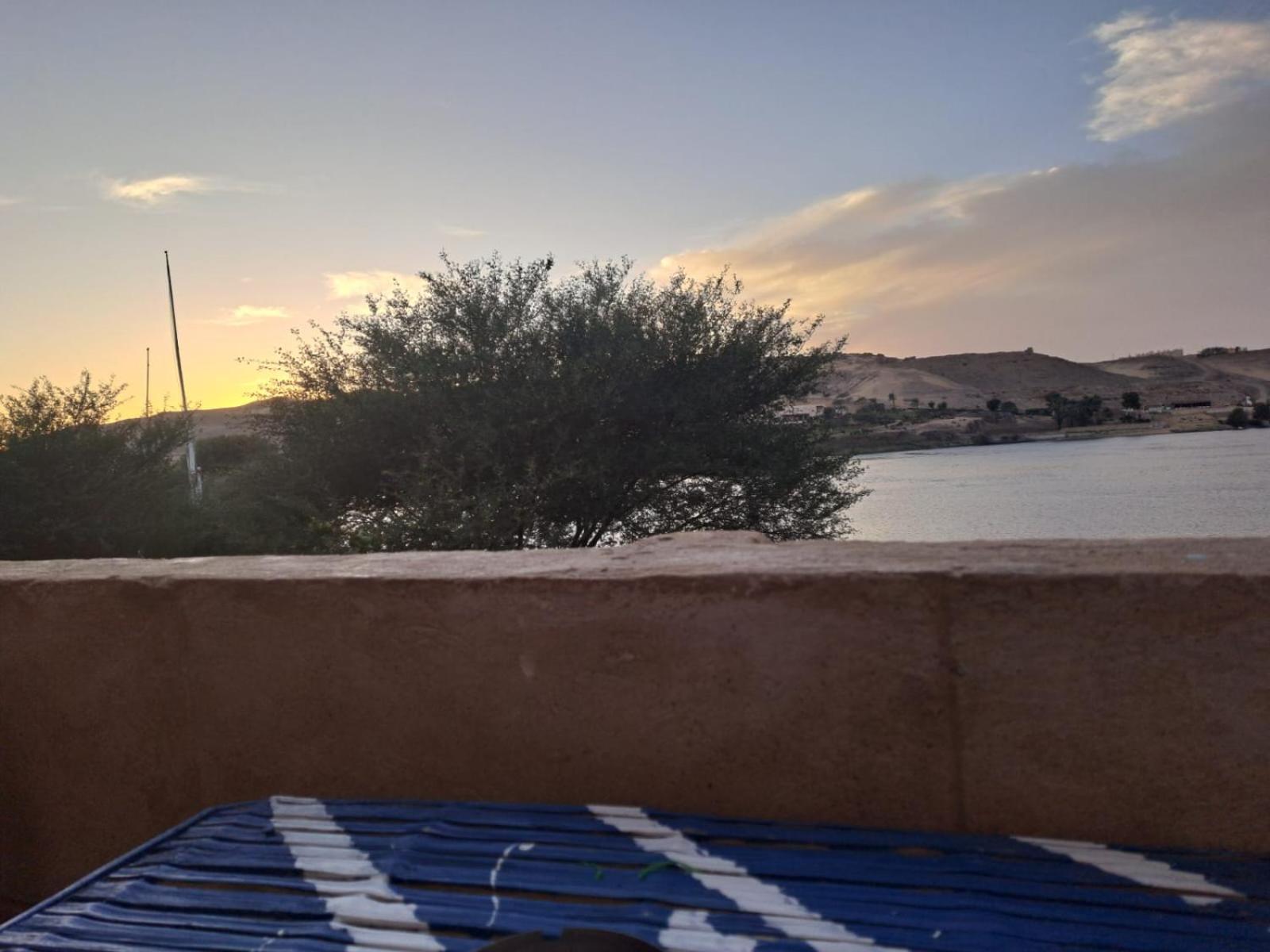 Queen House Aswan Exterior foto